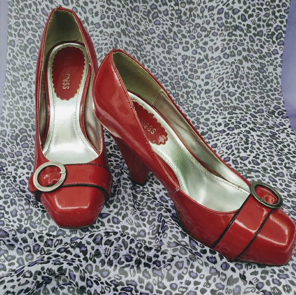 Pink duChess red retro heels